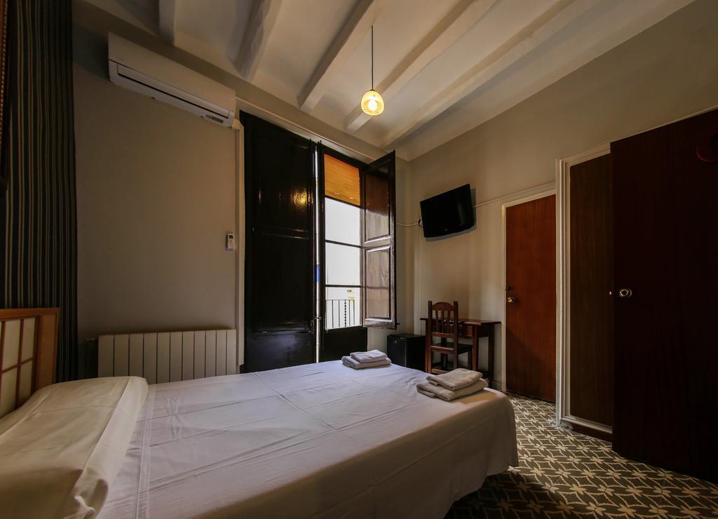 Hostal Santa Teresa 雷乌斯 外观 照片
