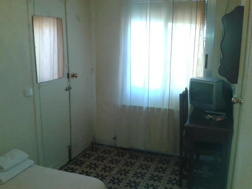 Hostal Santa Teresa 雷乌斯 外观 照片